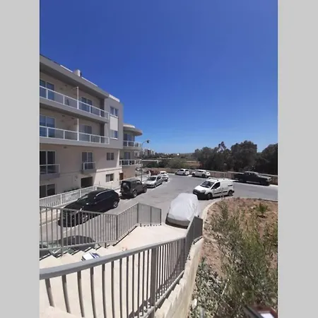 New Modern 2 Bedroom Apt With Panoramic Country Views